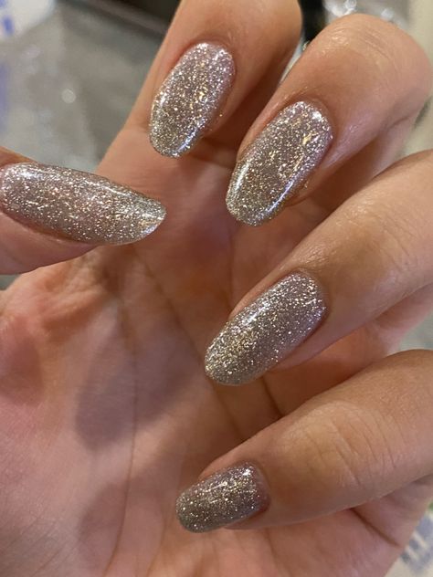 silver glitter nail inspo Sparkly Silver Nails, Silver Sparkly Nails, Silver Sparkle Nails, Shiny Nails Glitter, Prom Nails Silver, Silver Nail Designs, Silver Glitter Nails, Glittery Nails, Classy Acrylic Nails