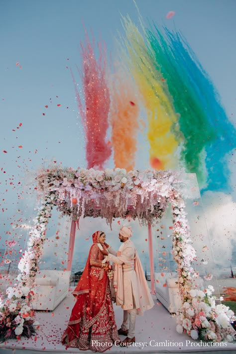 Dreamy Indian Wedding, Phere Mandap Decoration Night, Mandap Decor Indian Outdoor, Mandap Designs Indian, Groom Photoshoot Indian, Mandap Designs Outdoor, Royal Wedding Lehenga, Wedding Mandap Ideas, Lehenga Royal