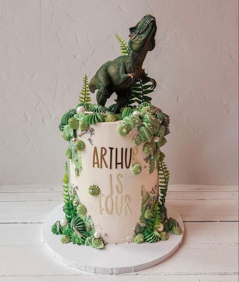 Dino Birthday Cake, Dinosaur Birthday Theme, Dinosaur Birthday Party Decorations, Dino Cake, Dinosaur Birthday Cakes, 4th Birthday Cakes, Dinosaur Themed Birthday Party, Second Birthday Ideas, Dino Birthday Party