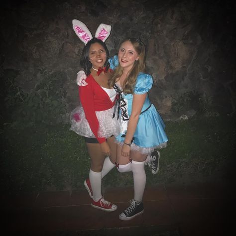 Girl Halloween Duo Costumes, Homecoming Duo Day Ideas, Cute Girl Duo Halloween Costumes, Matching Best Friend Halloween Costumes For 2, Girl Duo Costumes Halloween, Costume Ideas For 2 Friends Matching, Matching Duo Costumes, Duo Costumes Bff, Two Girls Halloween Costumes