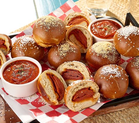 Pass on the takeout pizza for movie night and put the stale pretzels away for game day. These pepperoni-stuffed, soft-baked pretzel bombs will get rave reviews at your next gathering or mealtime. Feed your hungry family and friends a fusion of their favorite foods with sauce for dipping and cheese for topping -- all wrapped up in an easy-to-eat package! From The Pretzel Co. Things To Eat For Dinner, Quick Easy Appetizers, Baddie Pfps, Substitute Ingredients, Fun Foods To Make, Soft Pretzel, Quick And Easy Appetizers, Kawaii Cooking, Favorite Recipes Dinner