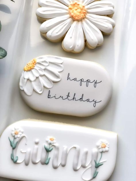 Wedding Shower Cookies, Cookie Cake Designs, Flower Sugar Cookies, Happy Birthday Cookie, Cookie Pictures, Flooding Cookies, Crazy Cookies, Cookies Theme, Cookie Cake Birthday