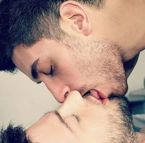 Latino Men, Jon Kortajarena, Robert Mapplethorpe, Francisco Lachowski, Gay Aesthetic, Men Kissing, Gay Romance, David Gandy, Kissing Couples