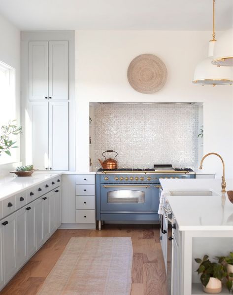 ILVE Ranges on Instagram: “Jenny Marrs of @hgtv’s #FixerToFabulous says, “Dave and I are SO proud of this kitchen! We wanted to incorporate as many hand-made, artisan…” Kitchen Cabinets With White Countertops, Cabinets With White Countertops, The Block Kitchen, Jenny Marrs, Rock The Block, Kitchen Post, Classic White Kitchen, Kabinet Dapur, White Shaker Cabinets