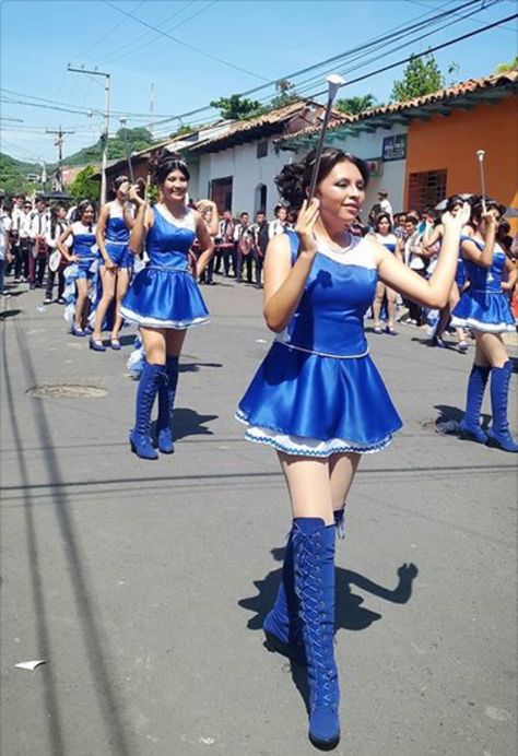 Salvadoran Dresses, Traditional Salvadorian Dresses, El Salvador Fashion, Traditional Dresses El Salvador, El Salvador Clothes, Majorette Costumes, Drum Majorette, Majorette Uniforms, Band Uniforms