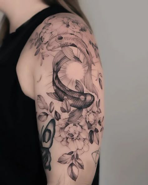 Koi Shoulder Tattoo, Koi Fish With Flowers Tattoo, Tattoo Flowers Arm, Koi Fish With Flowers, Half Sleeves For Women, Tattoo Shoulder Women, Yin Yang Koi Fish, Cosmic Tattoo, Yin Yang Koi