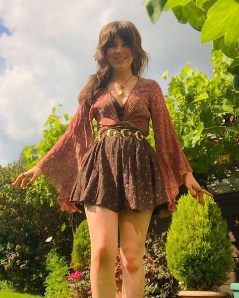 70’s Inspired Outfits, Manic Pixie Dream Girl Outfit, Hippy Outfits, 70s Outfit Inspiration, Cute Hippie Outfits, 70s Inspired Outfits, Manic Pixie, 70s Girl, Pixie Outfit