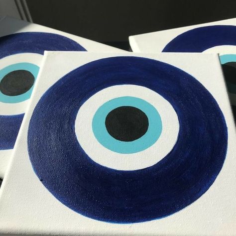 Evil Eye Acrylic Painting, Painting Ideas On Canvas Trendy, What To Draw On A Canvas, Evil Eye Painting Ideas, Evil Eye Painting Canvases, What To Paint On Canvas Easy, Evil Eye Art Painting, Evil Eye Canvas Painting, Blue Painting Ideas Easy