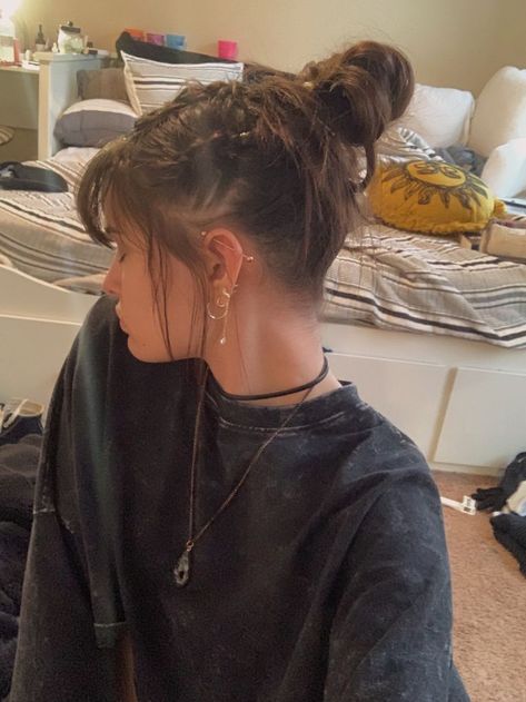 Long Hair With Buzzed Underneath, Undercut With Bangs Long, Sidecut Long Hair, Undercut With Bangs, Underlights Hair, Undercut Long Hair, Hair Scarf Styles, Nail Jewelry, Hair Scarf