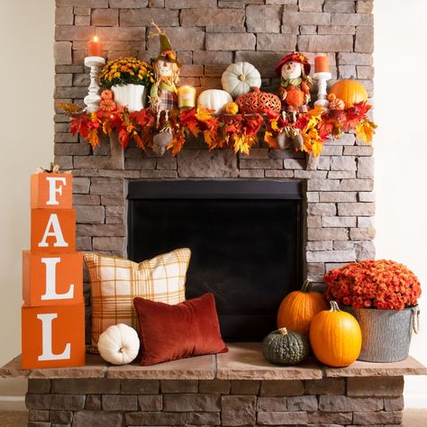 Fall Decor Wreaths & Garlands, Fall Fireplace Mantel, Fall Shelf Decor, Garland Fireplace, Chimney Decor, Cozy Fall Home, Fall Fireplace Decor, Happy First Day Of Fall, Fall Mantle Decor