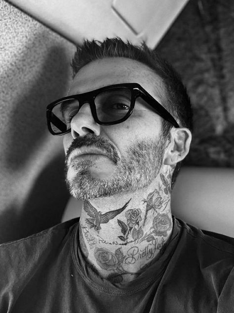 David Beckham Neck Tattoo, David Beckham Wallpaper, David Beckham Tattoos, David Beckham Photos, Family First Tattoo, Side Neck Tattoo, David Beckham Style, Sun Glasses Women, Sunglasses Square