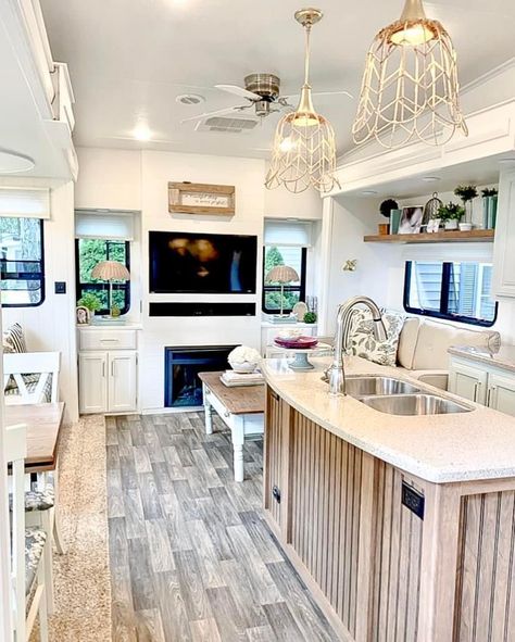 Cute Trailer Homes, Cute Trailer, Trailer Homes, Rv Living Room, Trailer House, Tiny Mobile House, Rv Interior Remodel, Camper Interior Design, House Redo