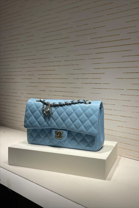 Baby Blue Chanel Bag, Blue Chanel Bag, Chanel Bleu, Bag Wishlist, Purse Chanel, Uni Style, Dream Bag, Dream Bags, Chanel Purse