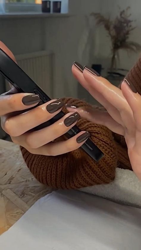 September Nails Art, Brown Nail Polish, Brown Nail, September Nails, Smink Inspiration, Makijaż Smokey Eye, Her Nails, Neutral Nails, Brown Nails