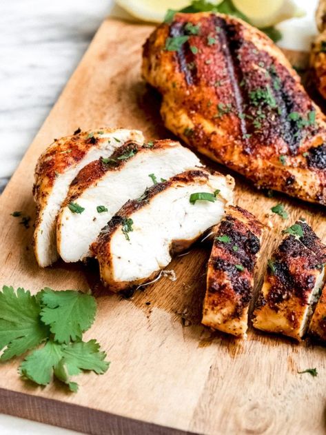 Cajun Grilled Chicken, Cajun Chicken Breast, Chicken Primavera, Easy Cajun, Outdoor Cooking Recipes, Delicious Chicken Dinners, Homemade Cajun Seasoning, Chicken Skillet Recipes, Cajun Chicken