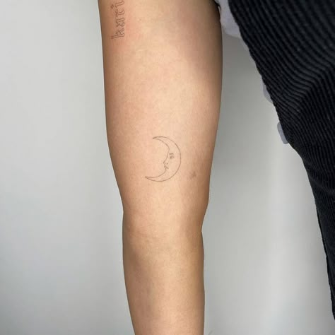 Single Needle Moon Tattoo, Half Crescent Moon Tattoo, Moon Tattoo Back Of Arm, Moon Arm Tattoo, Fine Line Moon Tattoo, Moon Star Tattoo, Half Moon Tattoo, Inner Arm Tattoos, Inner Bicep Tattoo