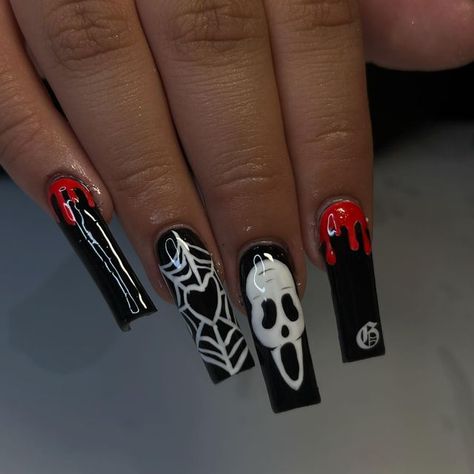 Black Ghost Face Nails, Gost Face Nail, Ghost Face Halloween Nails, Ghost Face Nails Short, Ghost Face Nails Acrylic, Ghost Face Nails, Halloween Nails Black, Mom Nails, Future Nails