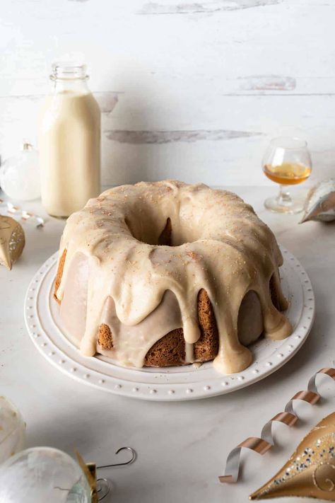 Eggnog Desserts, Eggnog Bundt Cake, Cinnamon Bundt Cake, Moist Spice Cake, Eggnog Dessert, Eggnog Cake, Sour Cream Cake, Rum Cake, Bundt Cakes Recipes