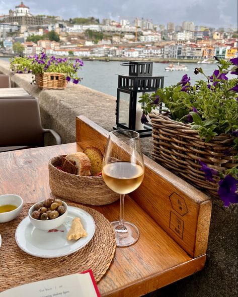 Wine portugal porto view europe summer aperitivo happy hour Porto Wine Tasting, Portugal Wine Country, Portugal Vision Board, Portugal Travel Aesthetic, Porto Portugal Aesthetic, Porto Aesthetic, Portugal Adventure, Wine Portugal, Porto Food