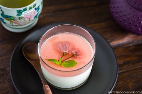 Celebrate the cherry blossom season with this delectable cherry blossom milk pudding, the soft silky pudding simply melts in your mouth. Chef Kitchens, Dysphagia Recipes, Milk Pudding Recipe, Silky Pudding, Pickled Cherries, Dessert Chef, Just One Cookbook, Milk Pudding, Coconut Dessert