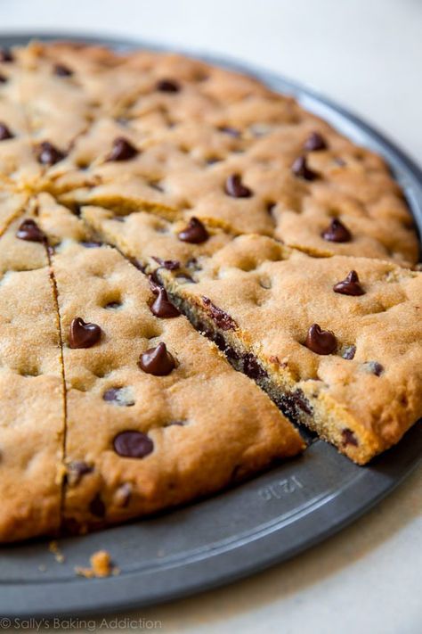 Chocolate Chip Pizza, Chocolate Chip Cookie Pizza, Fruit Pizza Sugar Cookie Recipe, Fruit Pizza Sugar Cookie, Giant Chocolate Chip Cookie, Homemade Chocolate Chips, Chocolate Chip Cookie Cake, Cookie Pizza, Sally's Baking