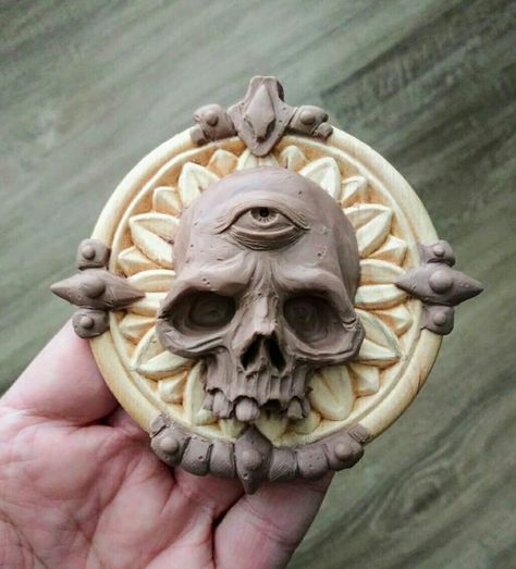 Clay Creations Sculptures & Statues, Skull Out Of Clay, Clay Skull Diy, Skull Clay Art, Clay Eyes Sculpture, Skull Clay Sculpture, Ceramic Art Easy, Clay Work Ideas, Clay Bones