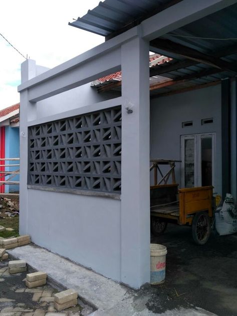 Roaster Wall, Pagar Roaster, Roster Pagar, Exterior Wall Art, Roster Beton, House Renovation Design, Jaali Design, Tiny House Interior Design, Minimal House Design