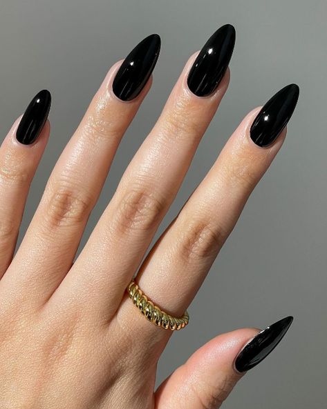 Classic Almond Nails: Keep the timeless almond shape but switch up the color by opting for neon shades. The contrast between the classic shape and vibrant hues creates a fun and eye-catching look. Black Almond Nails, Nails Shape, Nail Decor, Nail Shimmer, Black Nail, Classy Nails, Funky Nails, Beauty Favorites, Nail Shapes