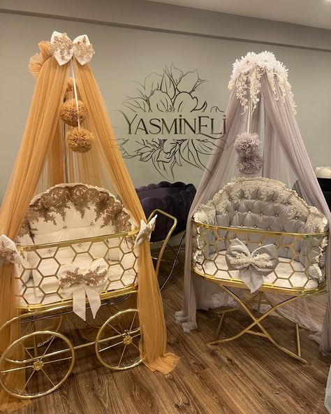 Yasmineli luxury Baby Crib Collectıon💫 Wedding Packings, Luxury Baby Crib, Royal Nursery, Baby Luxury, Cunas Para Bebes, Luxury Baby, Baby Crib, Baby Cribs, Baby Things