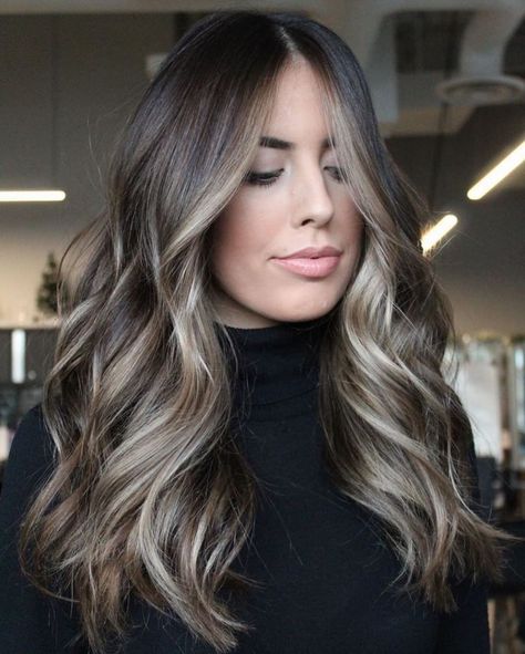 Rambut Brunette, Brunette Hair With Highlights, Brunette Balayage Hair, Brown Hair Balayage, Balayage Brunette, Brown Blonde Hair, Hair Color And Cut, Hair Color Balayage, Hair Inspiration Color