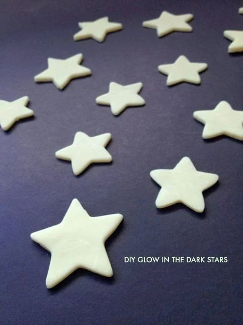 20 Out of This World Sun, Moon & Stars Crafts - Little Red Window Diy Glow In The Dark, Outer Space Crafts, Glow In The Dark Stars, Dark Stars, Diy Glow, Stars Craft, Crafts For Boys, Dark Star, Kid Activities