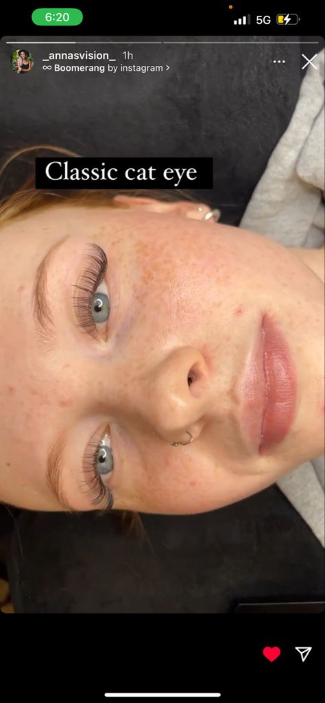 Classic Eyelashes Cat Eye, Natural Full Lashes Extensions, Classic Lashes Doll Eye, Lash Extension Inspo Classic, Natural Long Lash Extensions, Green Eyes Lash Extensions, Natural Cateye Lashes, Blonde Eyelash Extensions, Wet Look Classic Lashes