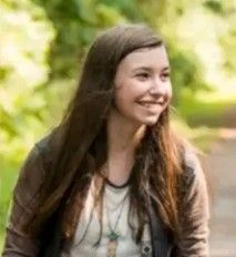 TWD PFP Twd Pfp, Enid Twd, Katelyn Nacon, Attractive People, Matching Pfp, The Walking Dead, Long Hair Styles, Hair Styles, Hair