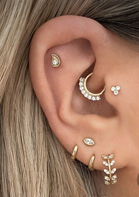 Piercing Combos, Curated Ear Piercing, Ear Project, Piercing Styles, Ear Styling, Curated Ears, Earring Art, Ear Peircings, Ear Ideas