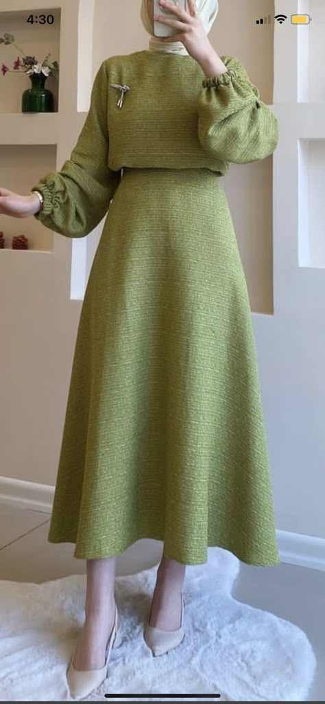 Cute Dresses For Hijab, Maxi Dress Hijab, Muslim Fashion Dress Modern, Islamic Fashion Dresses, Stylish Outfits Casual, Hijabista Fashion, Stile Hijab, Fashion Top Outfits, Dress Modern