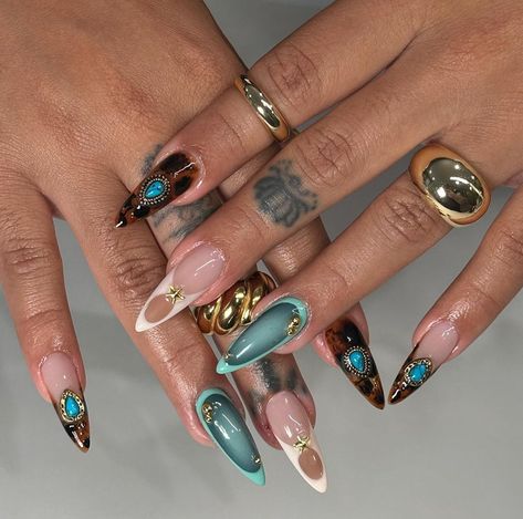 Maximalist Almond Nails, Cool Nail Inspo 2024 Almond, Gold 90s Nails, Fall Nails Maximalist, Gold Maximalist Nails, Vogue Nails, Vintage Nails, Studded Nails, Classy Acrylic Nails