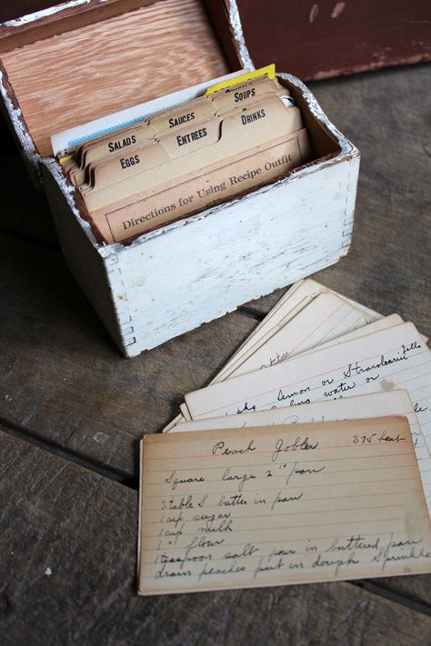 Vintage Recipe Box with Handwritten Recipes. $20.00, via Etsy. Vintage Recipe Books, Vintage Cookbook Junk Journal, Vintage Recipe Box Wood, Vintage Recipe Box, Old Cookbooks Vintage, Grandmother House, 1800s Cookbook, Grandmas Kitchen, Handwritten Recipes