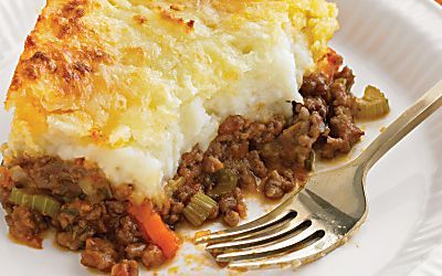 Cheddar-Topped Shepherd's Pie Martha Stewart Recipes, Potato Toppings, Shepherds Pie Recipe, Tandoori Masala, Comfort Food Recipes Dinners, Shepherd's Pie, Shepherds Pie, Comfort Foods, What's For Dinner