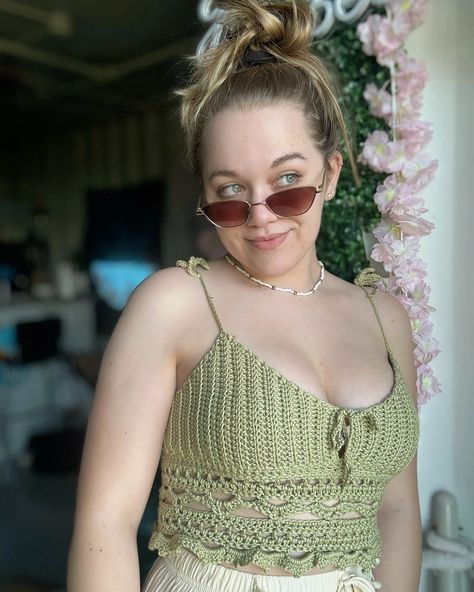 The Lilith Top💚 ft. Freya (again, she is unamused) - Pattern: @brittanyjaxon - #crochet #crochetaddict #crochetersofinstagram #crochetinspiration Lilith Top Crochet, June 22, Crochet Ideas, Crochet Projects, Crochet, Pattern, On Instagram, Quick Saves, Instagram