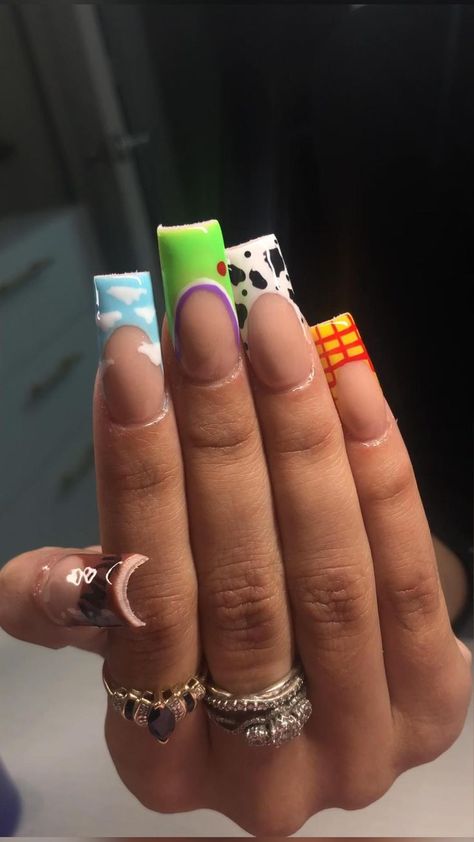 Cartoon Nail Ideas, Nail Design Cartoon, Nail Art Cartoon, Toy Story Nails, Disney Themed Nails, Disneyland Nails, Cartoon Nail Designs, Cartoon Nail Art, Disney Inspired Nails