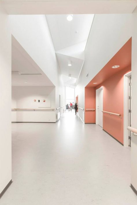 Studio Medico, Healthcare Interior Design, Long Term Care Facilities, Corridor Design, Hospital Architecture, Healthcare Architecture, Cabinet Medical, Children Hospital, New Hospital