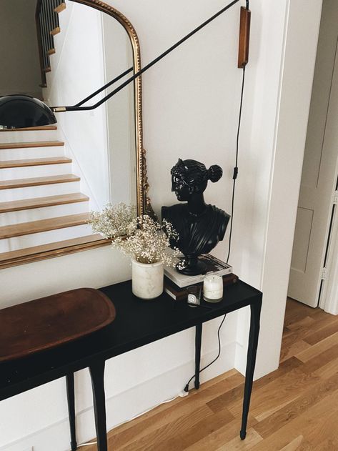 Minimal Entryway, Mudroom Ideas Entryway, Foyer Paint, Quotes Home Decor, Apartment Entryway, Quotes Home, Mudroom Ideas, Stay Sane, Foyer Lighting