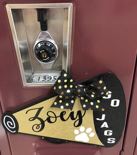 Cheerleading Locker Signs, Cheer Locker Decorations Cheerleading, Cheer Locker Signs Cheerleading, Cheerleader Locker Decorations Ideas, Cheerleader Locker Signs, Cheer Locker Signs, Cheerleading Locker Decorations, Volleyball Items, Cheer Locker Decorations