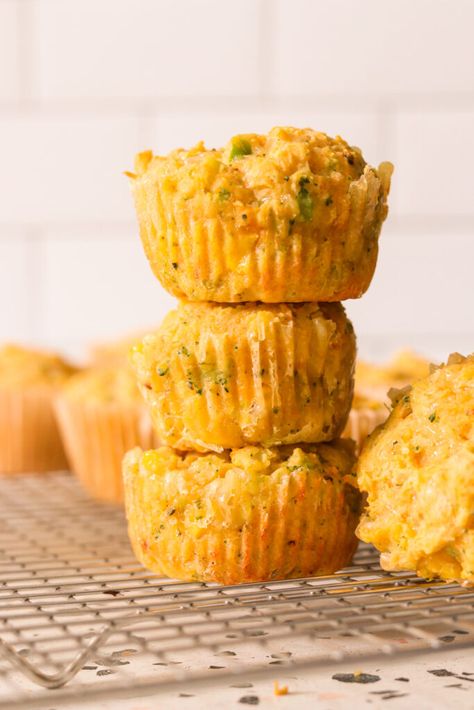 Savory Toddler Muffins, Kids Veggie Snacks, Toddler Veggie Muffins, Vegetable Muffins, Toddler Muffins, Veggie Muffins, Toddler Recipes, Savory Cheese, Veggie Snacks