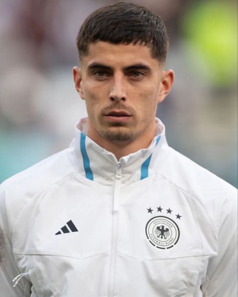 Kai Havertz Haircut, Germany Players, Red Hair Boy, Anime Red Hair, Kai Havertz, Real Madrid Wallpapers, Funny Emoticons, Hair Icon, Haircut Inspiration