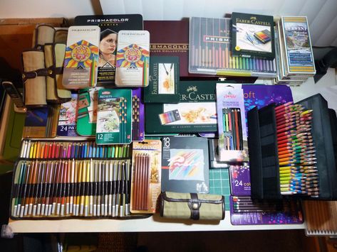 Colouring Tips, Drawing Girls, Colouring Pencils, Art Studio Room, Colored Pencil Set, Art Supply, Drawing Supplies, Arte Sketchbook, Color Full