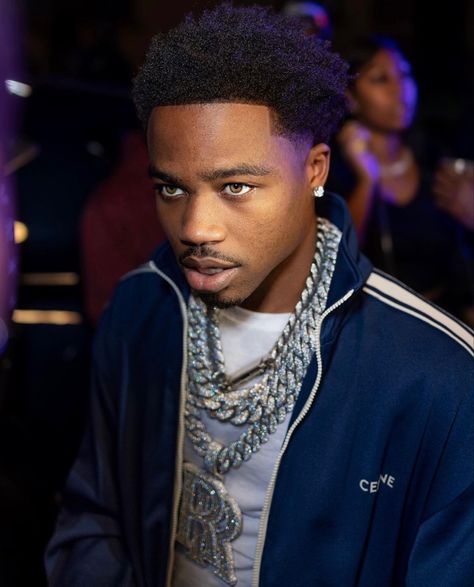 Roddy Rich Haircut, Roddy Ricch Aesthetic, Roddy Ricch Wallpaper, Roddy Ricch Hairstyle, Afro Taper, Roddy Rich, Ybn Nahmir, Taper Fade Short Hair, Roddy Ricch