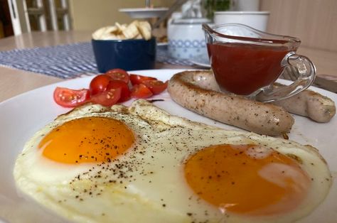 How to Freeze Fried Eggs | LEAFtv Fried Egg Sandwiches, Eggs Over Medium, The Best Eggs, Fried Egg Sandwich, Reheat Chicken, Freezing Eggs, Fried Foods, Egg Sandwiches, Fried Eggs