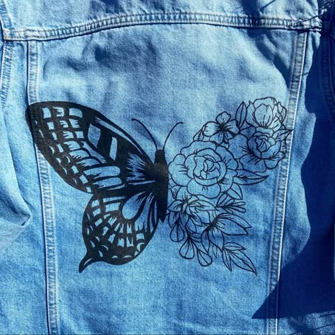 Jean Jacket Painted Ideas, Denim Jacket Diy Paint, Denim Diy Clothes, Painted Clothes Diy, Diy Denim Jacket, Hand Painted Denim Jacket, Fabric Painting On Clothes, Upcycle Clothes Diy, Hand Painted Clothing