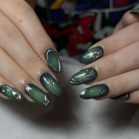 Cool Green Acrylic Nails, Emerald Green Y2k Nails, Emerald Green Celestial Nails, Emerald Green Aura Nails, Green Nails With Silver Accent, Black Green And Silver Nails, Green Alt Nails, Acrylic Nail Designs Dark, Nails With Dark Green Dress